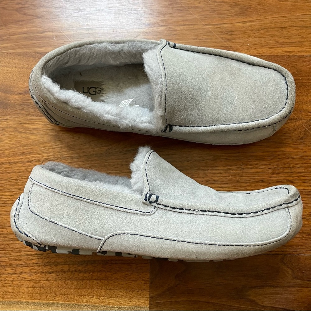Men’s UGG Ascot Suede Moc-Toe Slippers Size 9